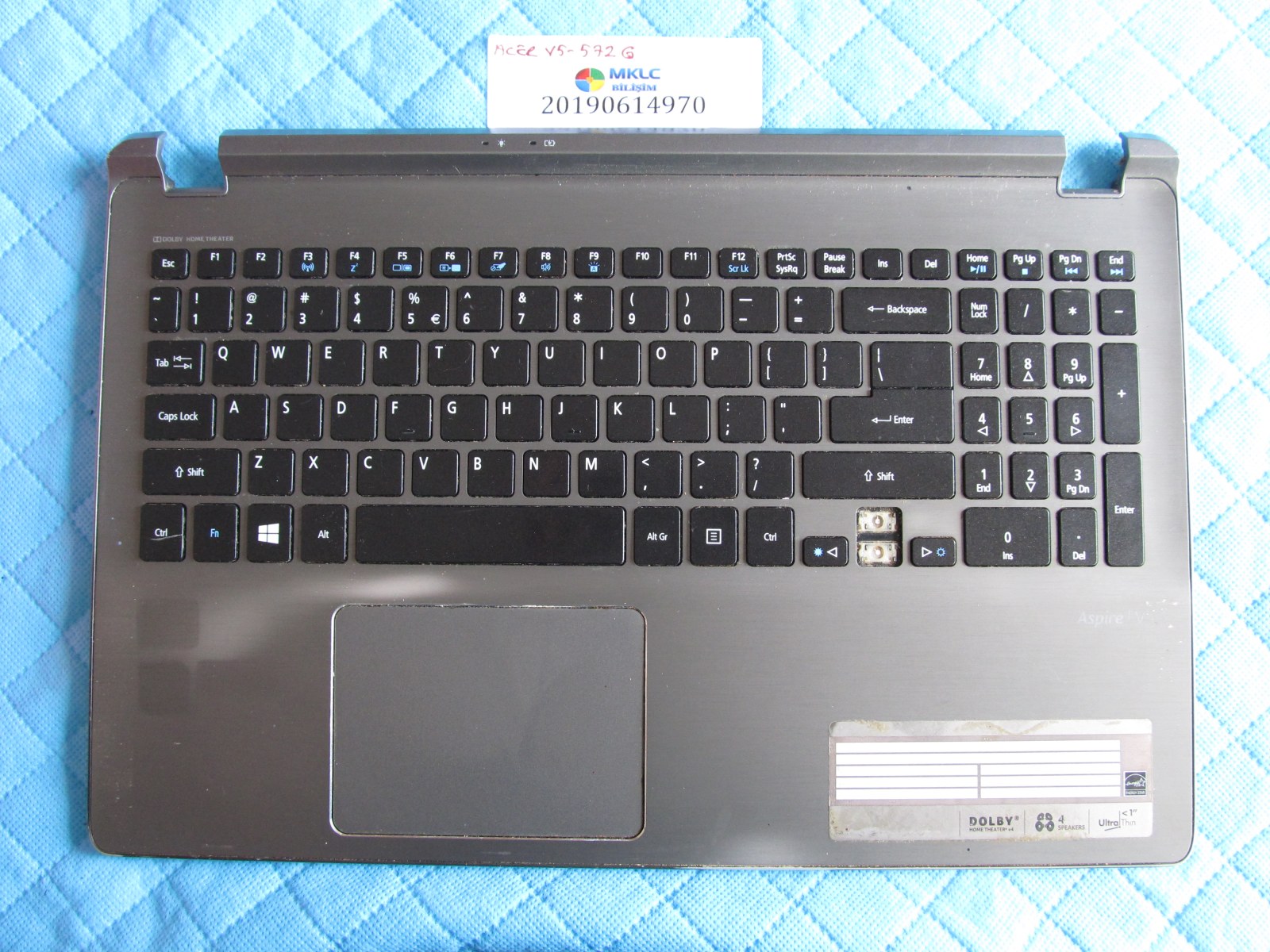 Acer v5-572g klavye kasasi klavye dahil (2 tuş eksik) tek vida yeri tamirli