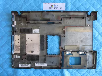 Sony pcg-71811m alt kasa (1 vida deliği bozuk) orjinal ürün