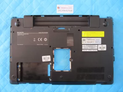 Sony pcg-81313m alt kasa (1 vida deliği bozuk) orjinal ürün