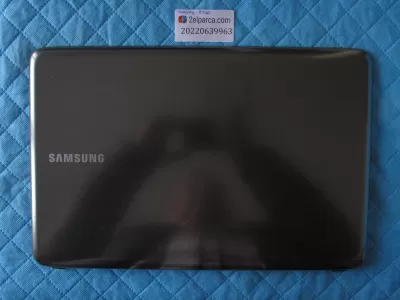 Samsung r540 arka kapak lcd back cover (2 vida yeri tamirlik)