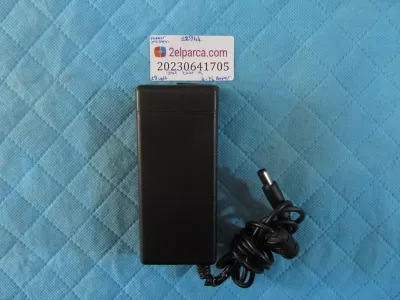 Power master 12944 19 volt 4.74 amper iğneli kalin uç Adaptör ( az çatlak ve kusurlu) orjinal ürün